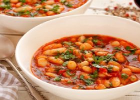 طريقة عمل الفاصوليا البيضاء بالصلصة