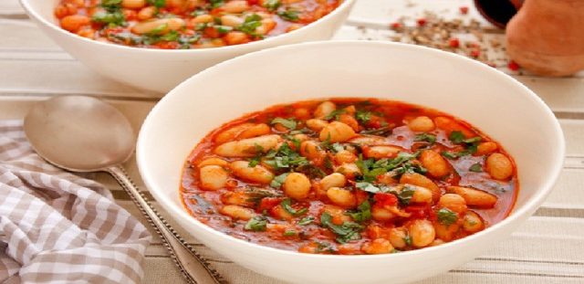 طريقة عمل الفاصوليا البيضاء بالصلصة