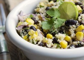 طريقة عمل سلطة الكينوا والفول