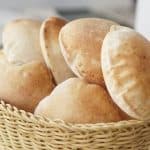 طريقة عمل الخبز العربي بدون فرن
