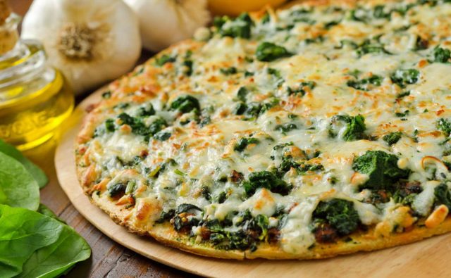طريقة عمل بيتزا السبانخ