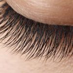 10 طرق لتطويل الرموش في شهر