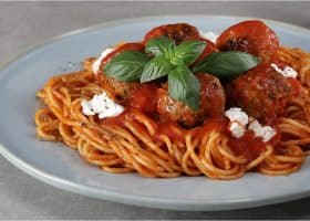 طريقة عمل سباجيتي مع كرات اللحم