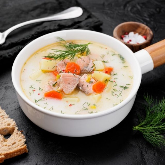 طريقة عمل شوربة السمك بالكريمة