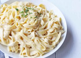 طريقة عمل فوتشيني بالكريمة والدجاج