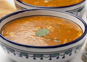 طريقة عمل شوربة الحريرة بالدجاج