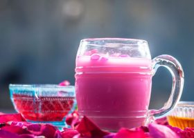 طريقة عمل شراب الورد بالحليب