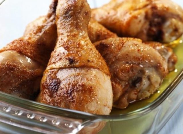 طريقة عمل صينية دجاج بالثوم بالفرن