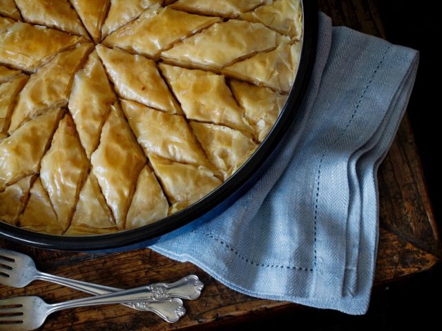 طريقة عمل بقلاوة بالجبنة