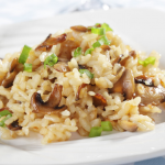 طريقة عمل أرز بالمشروم والبصل للرجيم