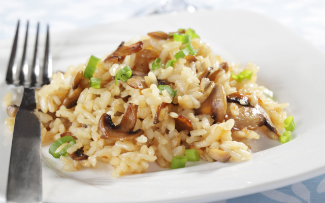 طريقة عمل أرز بالمشروم والبصل للرجيم