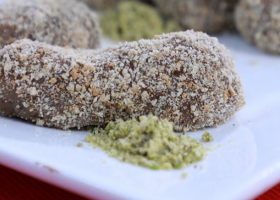 طريقة عمل أصابع الخشخش بالبسكويت