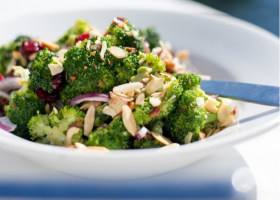 طريقة عمل سلطة البروكلي