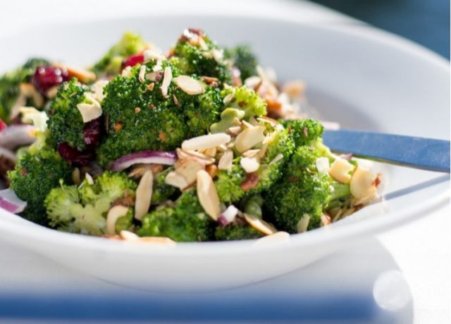 طريقة عمل سلطة البروكلي