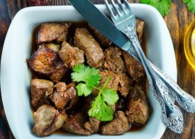 طريقة عمل الكبدة بالبصل وزيت الزيتون