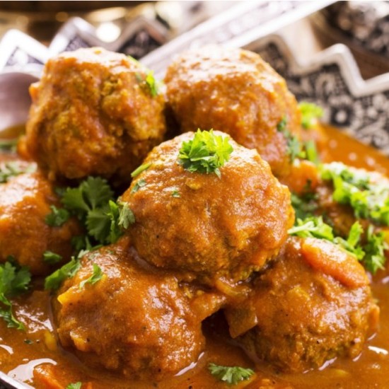 طريقة عمل كفتة بصوص الطماطم والكاري