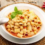 طريقة عمل شوربة الحمص مع المكرونة