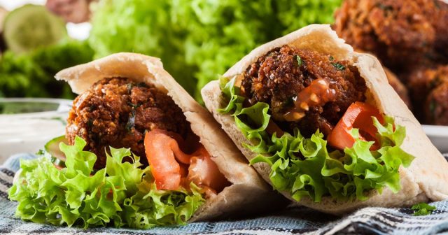 طريقة عمل جيب التاجر بالفلافل