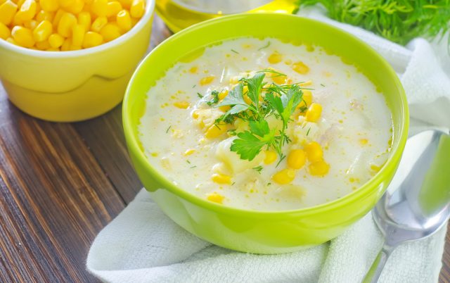 طريقة عمل شوربة الشوفان بالذرة والدجاج