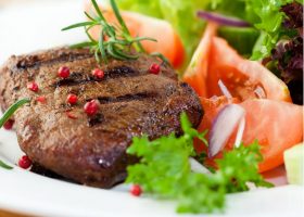 طريقة عمل اللحم المشوي مع الروكا