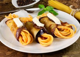 طريقة عمل لفائف الباذنجان بالمكرونه