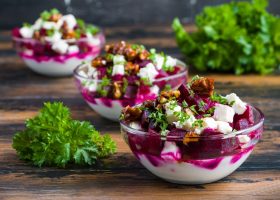 طريقة عمل سلطة الشمندر بالزبادي