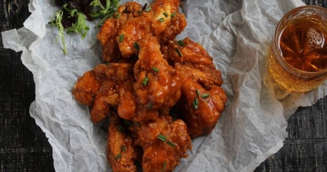 طريقة عمل تندر دجاج بصلصة بافلو