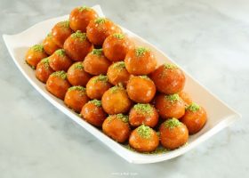 طريقة عمل لقيمات بالقشطة