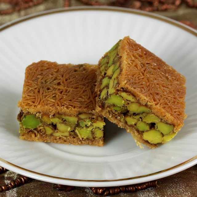 طريقة عمل البلورية بالفستق الحلبي