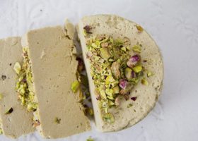 طريقة عمل حلا الرهش بالفستق الحلبي