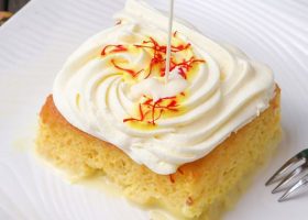 طريقة عمل كيكة الزعفران والهيل