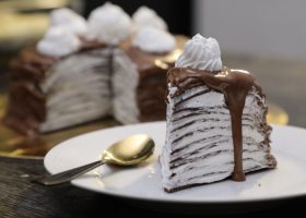 طريقة عمل كيكة الكريب بالشوكولاتة