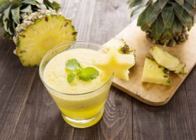 طريقة عمل عصير الأناناس والنعناع