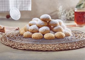 طريقة عمل الكعك بالجوز