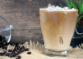 طريقة عمل كابوتشينو بالشوكولاتة مثلج