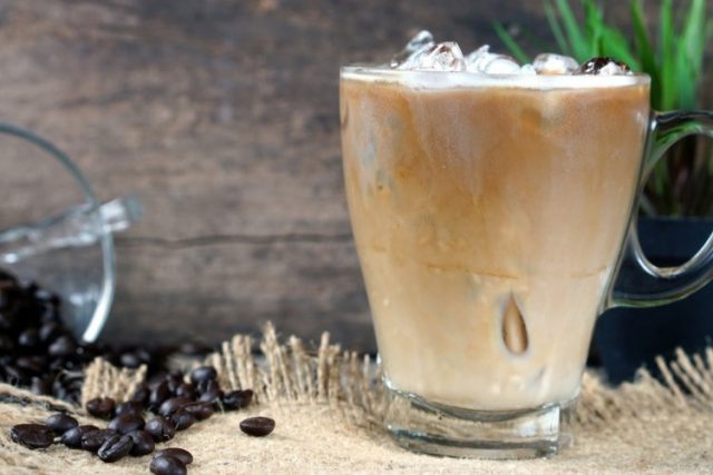 طريقة عمل كابوتشينو بالشوكولاتة مثلج