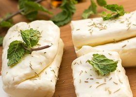 طريقة عمل الجبنة الحلوم