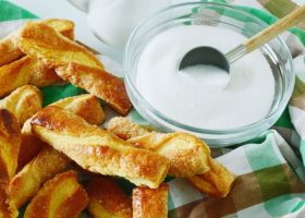 طريقة عمل موالح بعجينة البف باستري