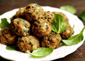 طريقة عمل كرات السبانخ باللحم المفروم