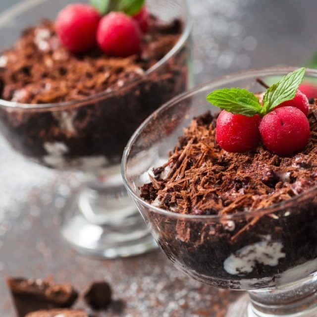 طريقة عمل حلى القهوة بالشوكولاتة السريع