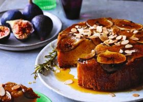 طريقة عمل كيكة التين المقلوبة