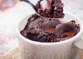 طريقة عمل كيكة الميكرويف بدون بيض