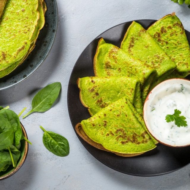 طريقة عمل كريب السبانخ بحشوة الدجاج