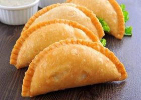 طريقة عمل مسخن بعجينة السمبوسه