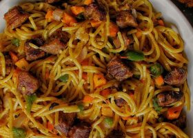 طريقة عمل كبسة مكرونه باللحم