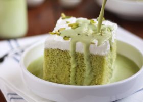 طريقة عمل كيكة الحليب بالفستق الحلبي