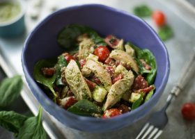 طريقة عمل سلطة الدجاج بالبستو للرجيم