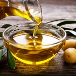 فوائد المضمضة بزيت الزيتون