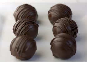 طريقة عمل حلى الأوريو بالشوكولاتة