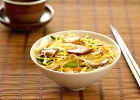 طريقة عمل نودلز حار بالكاري